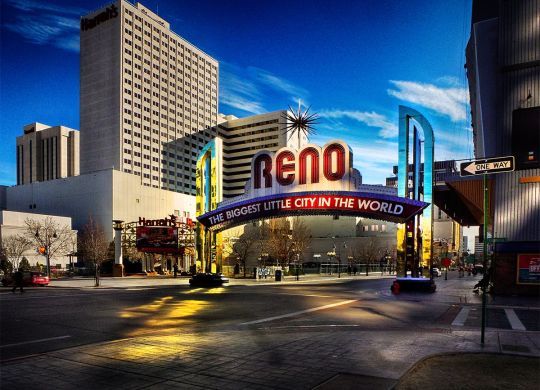 Image of the Reno arch looking south on a blue-sky day.